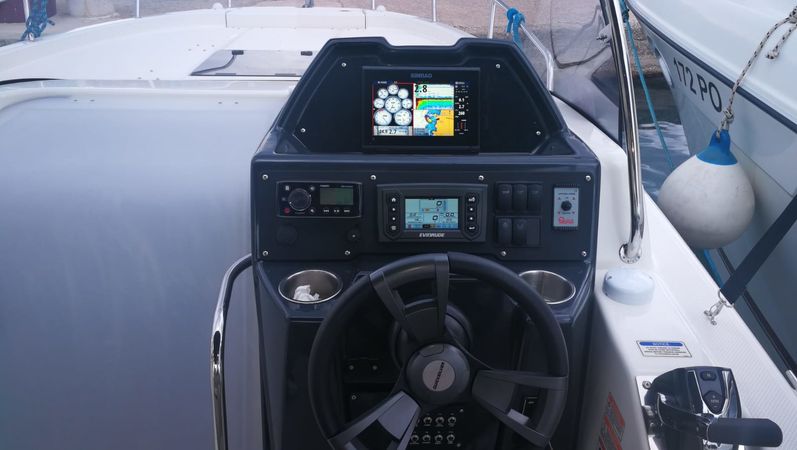 Quicksilver 755 | Sundeck