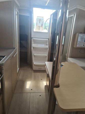 Beneteau Oceanis 38.1 | Illuminating