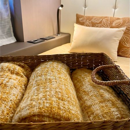 Invictus GT 370 | Invictus Cruises