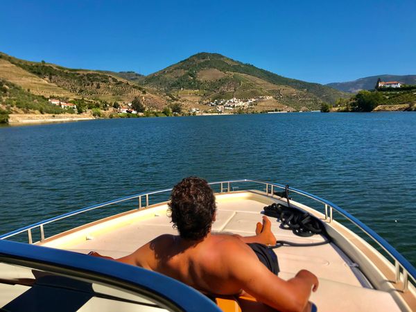 Invictus GT 370 | Invictus Cruises