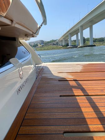 Invictus GT 370 | Invictus Cruises