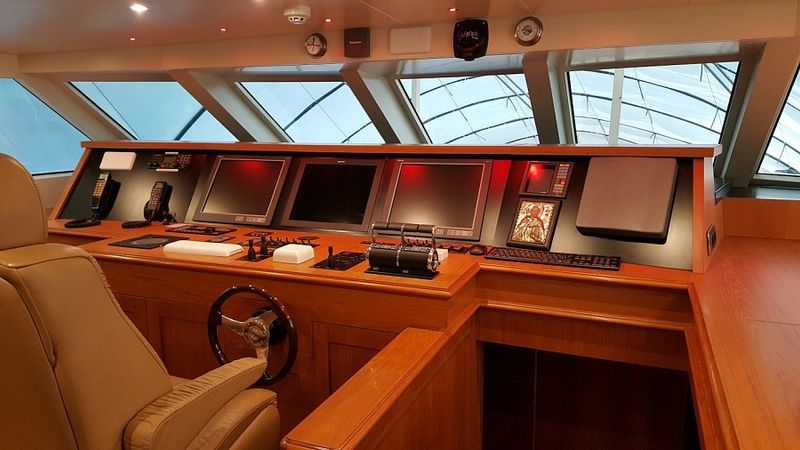 Heesen 83 | Aqua Virgin