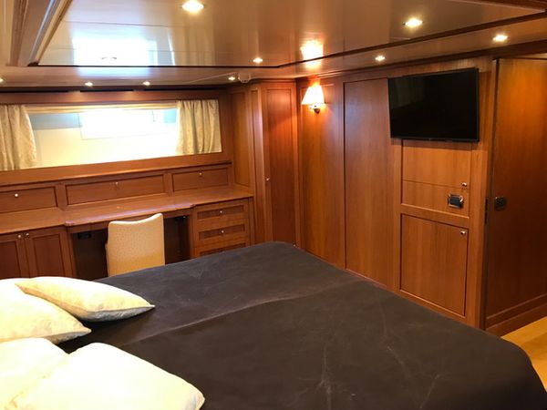 Heesen 83 | Aqua Virgin