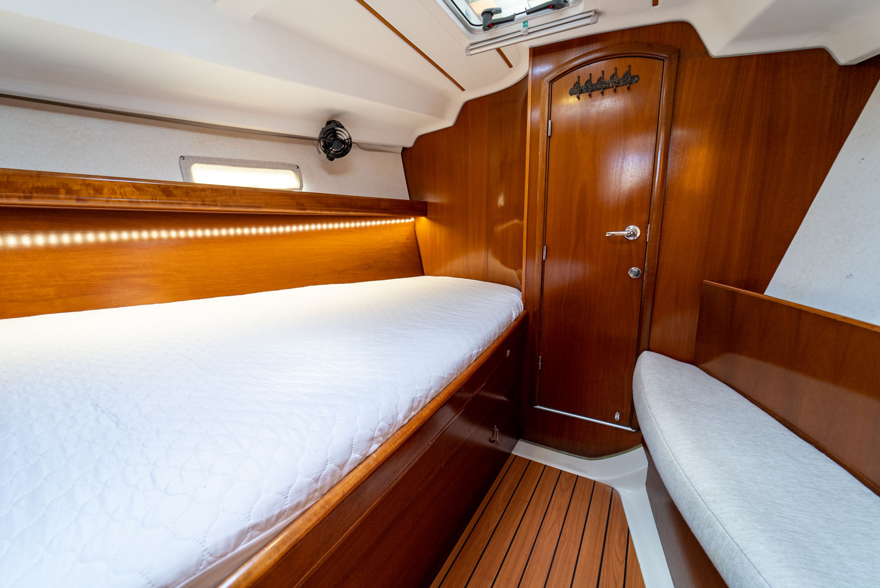 Beneteau Oceanis Clipper 393 | Aeolian Too
