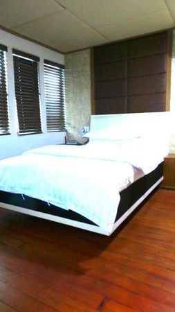 Custom Built 122 | Adora