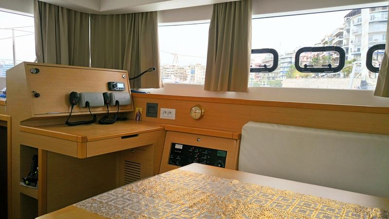 Lagoon 39 | Lion Royal