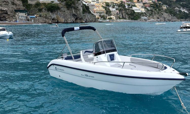 Allegra 19 | Open