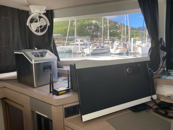 Fountaine Pajot Astrea 42 | Serene Blue