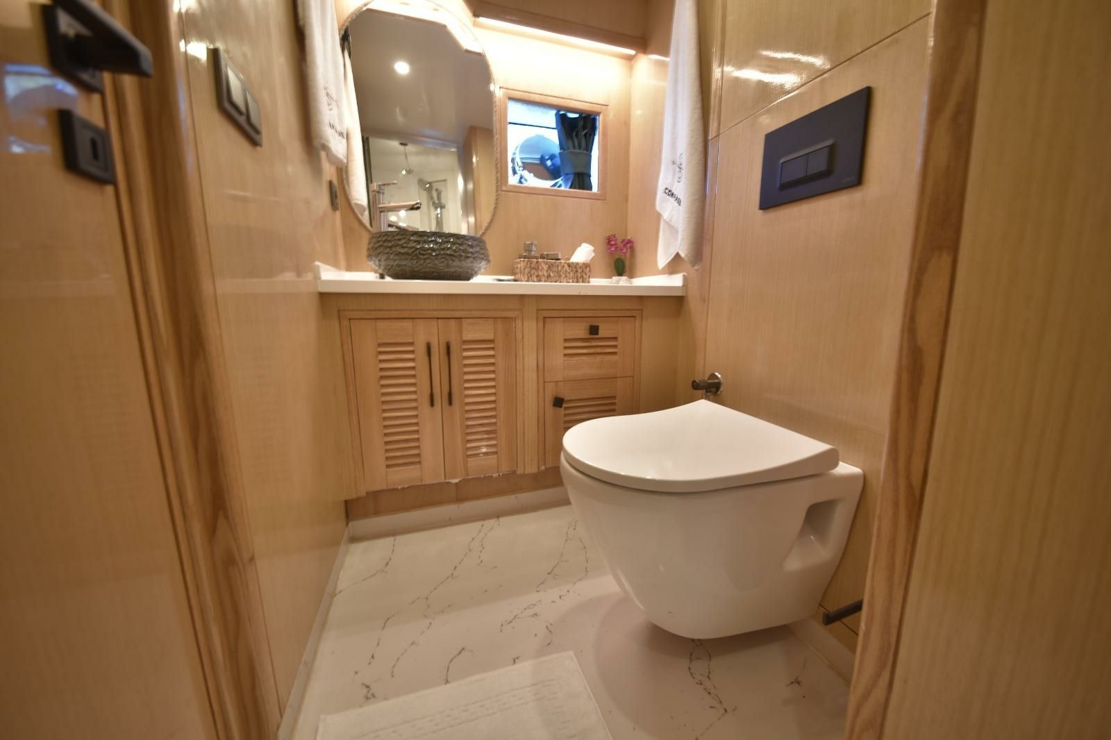 Trawler 24 | Compass