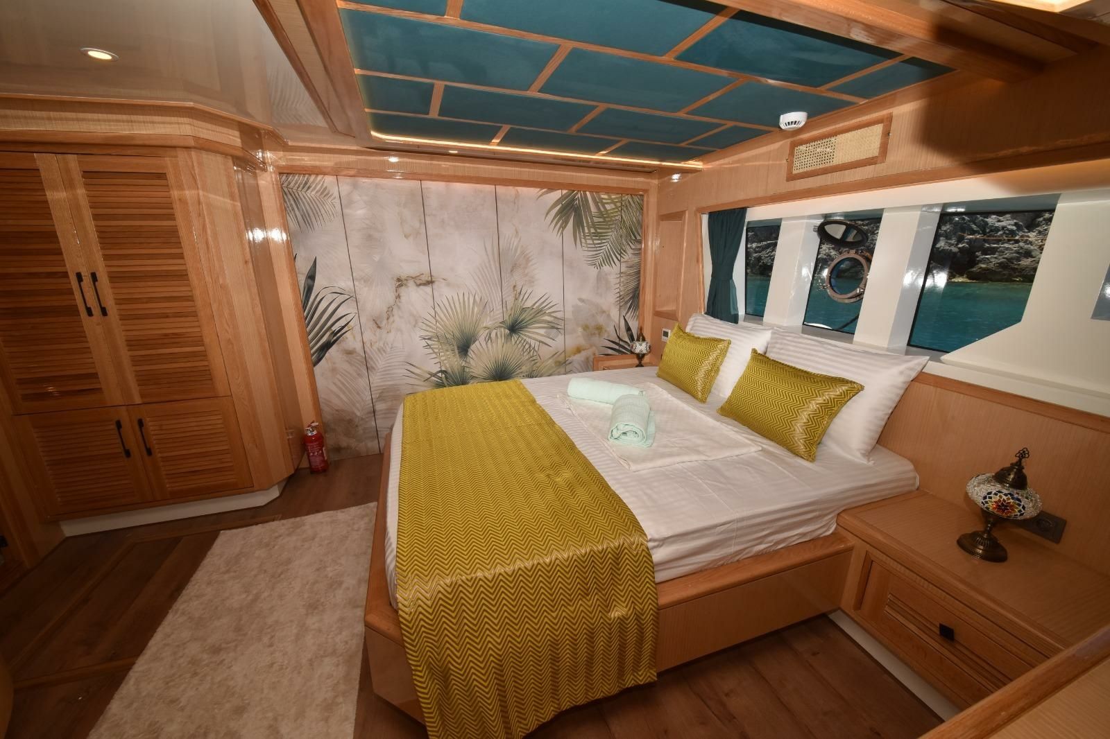 Trawler 24 | Compass