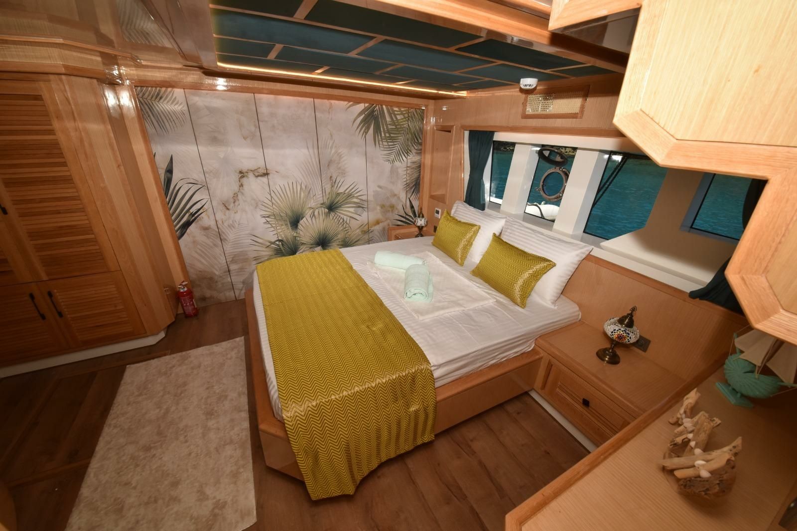 Trawler 24 | Compass