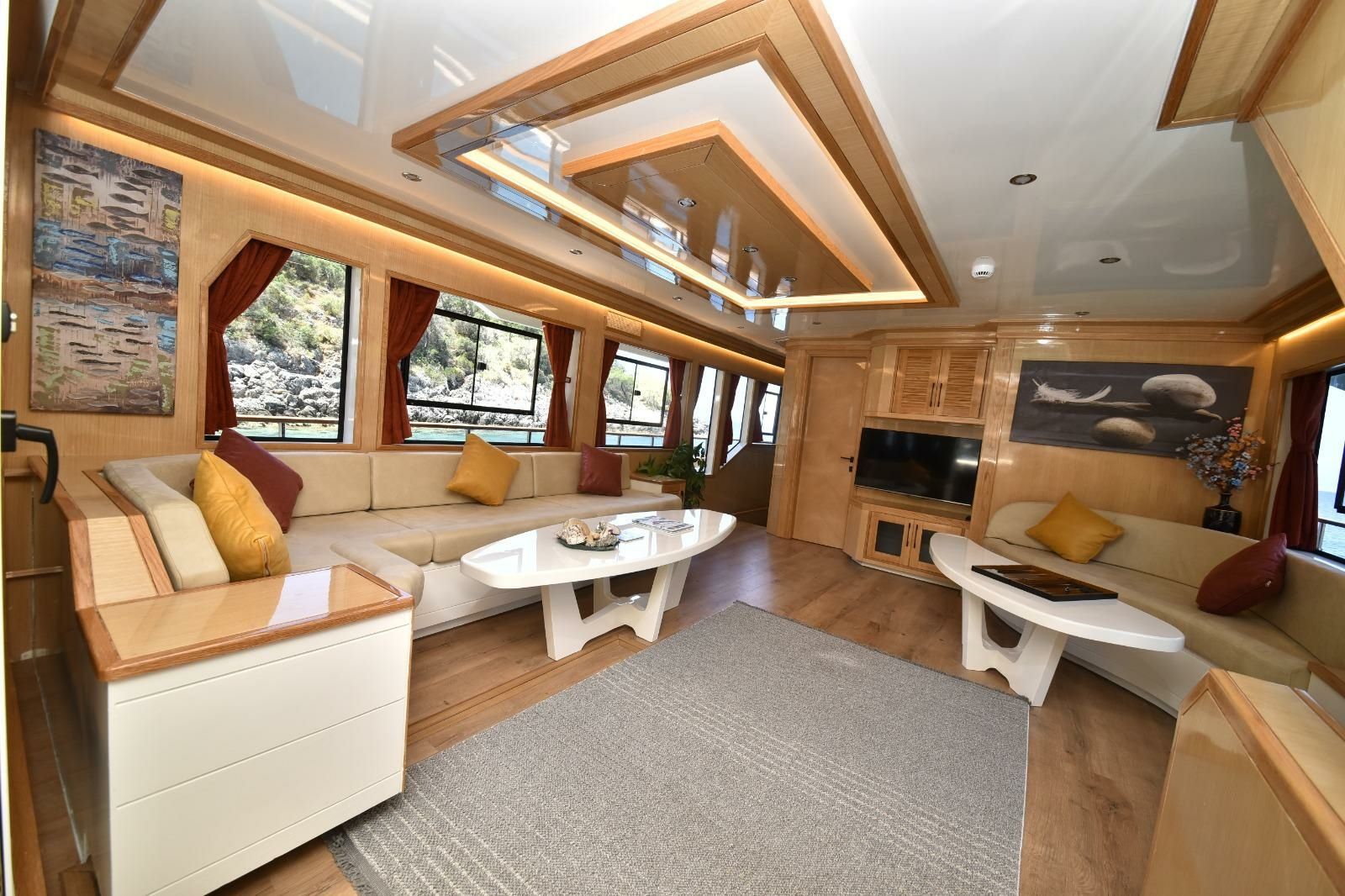 Trawler 24 | Compass
