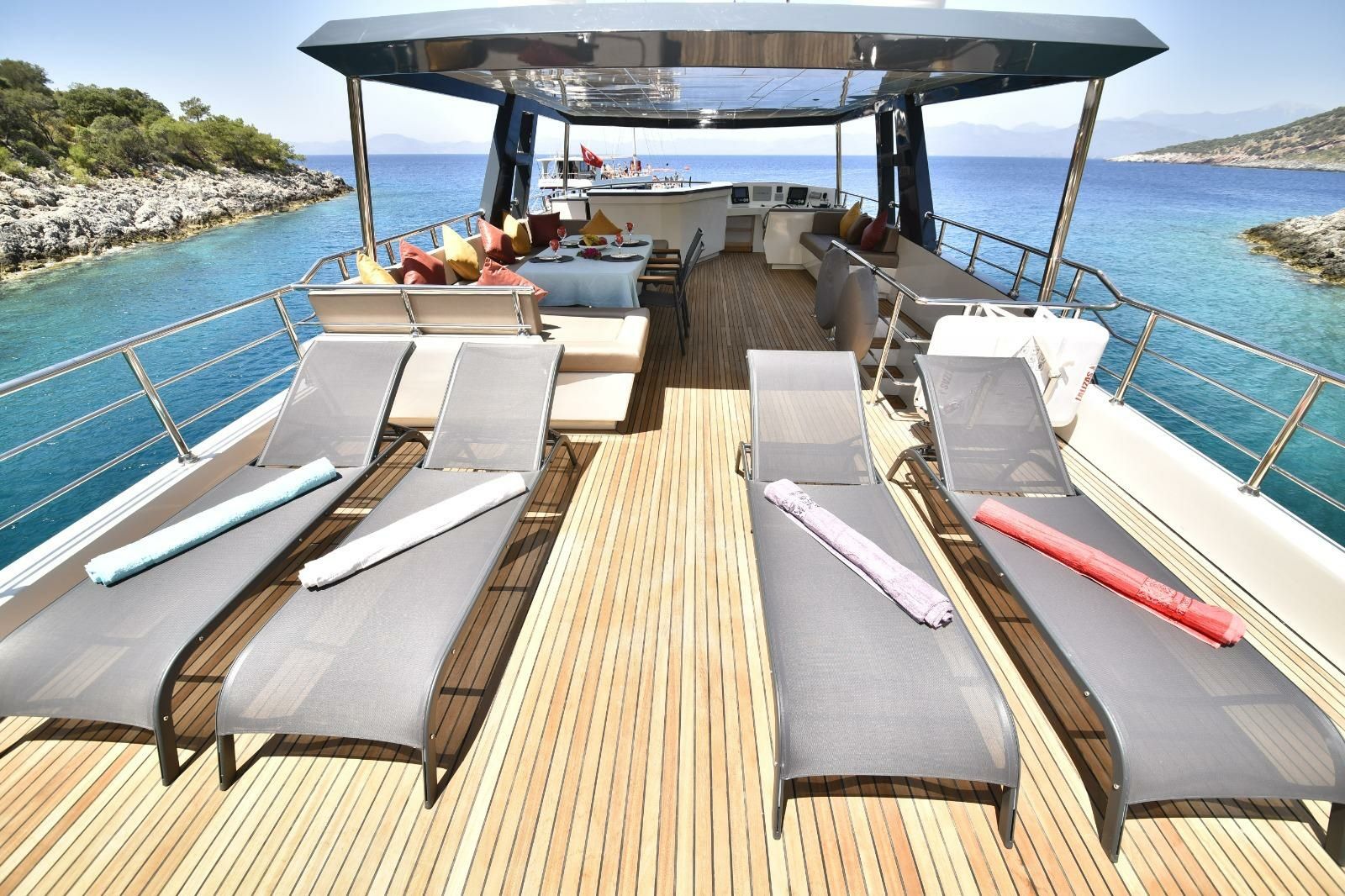 Trawler 24 | Compass