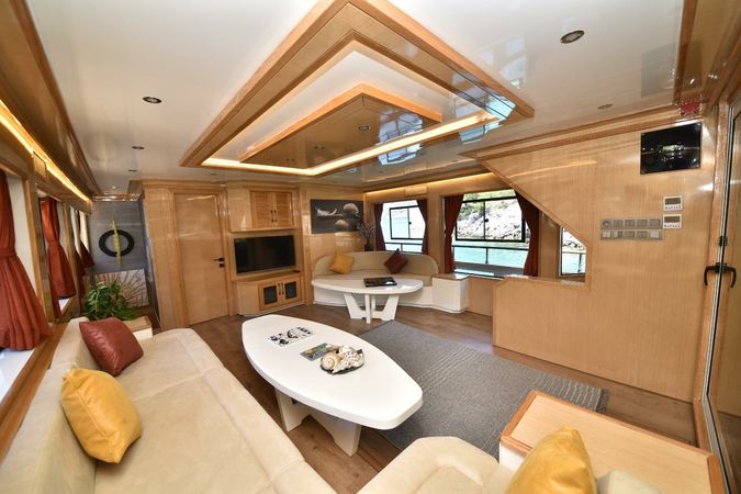 Trawler 24 | Compass