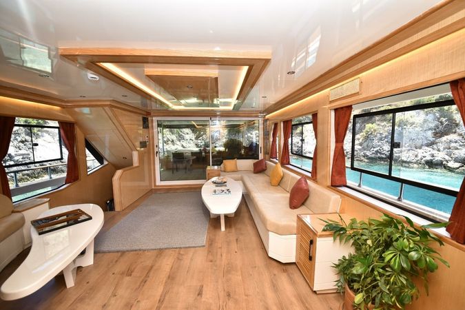 Trawler 24 | Compass