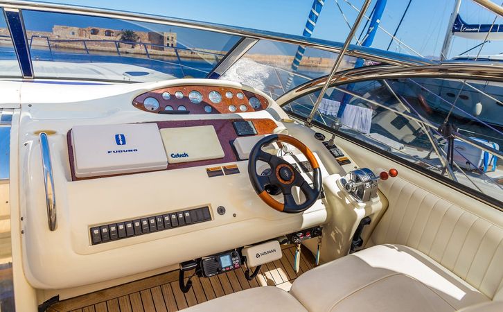 Sunseeker 58 | Small Eva