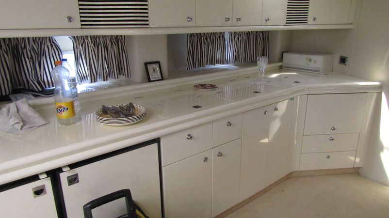 Sunseeker 58 | Small Eva