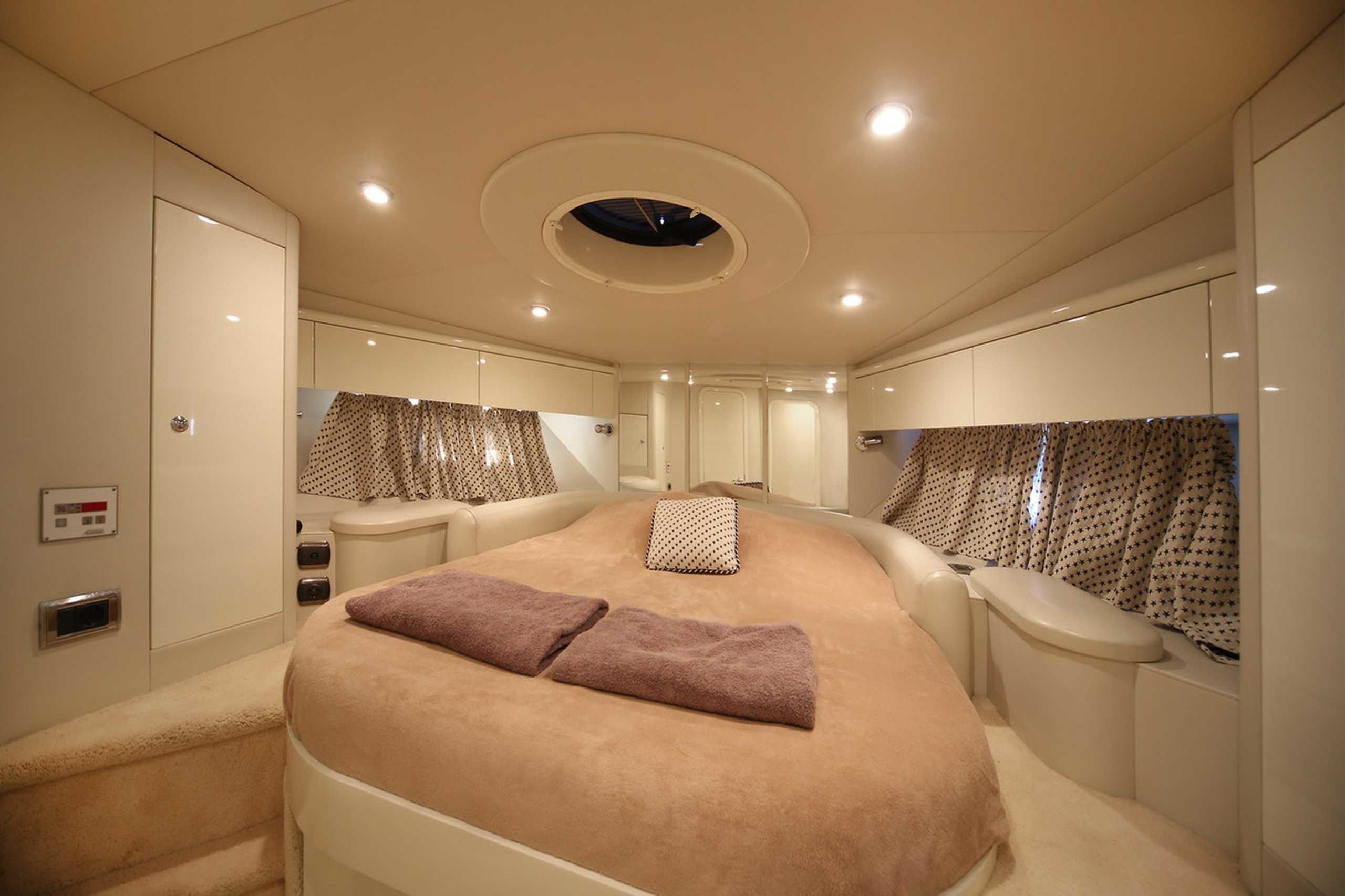 Sunseeker 58 | Small Eva