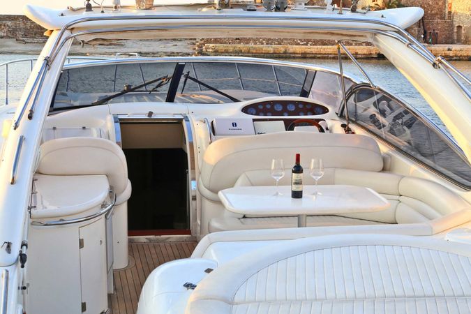 Sunseeker 58 | Small Eva