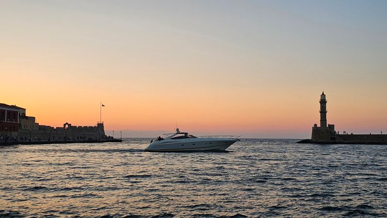 Sunseeker 58 | Small Eva