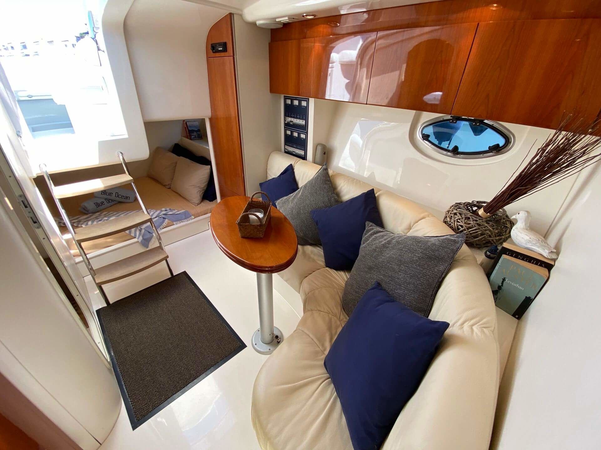 Pershing 37 | Black Ball