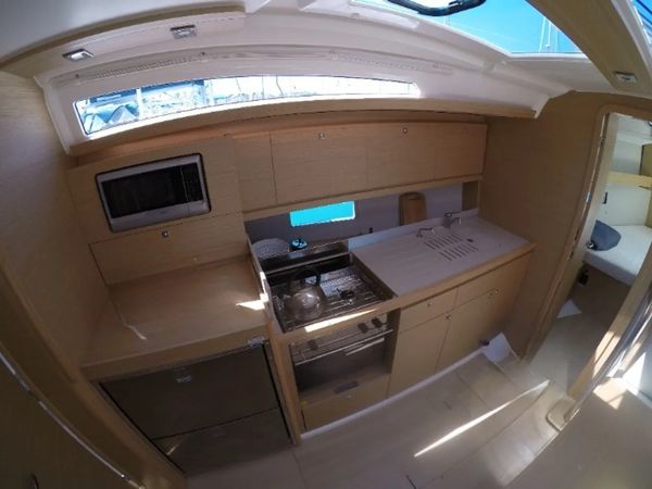 Dufour 390 | Emerald