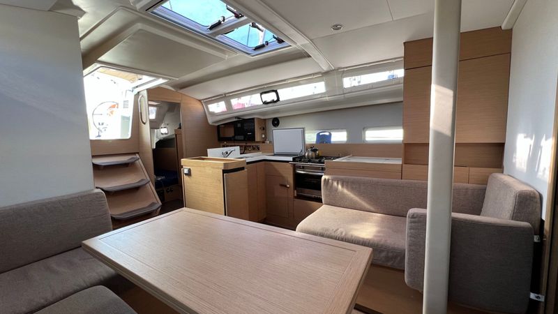 Jeanneau Sun Odyssey 410 | Tuatha de Artaios