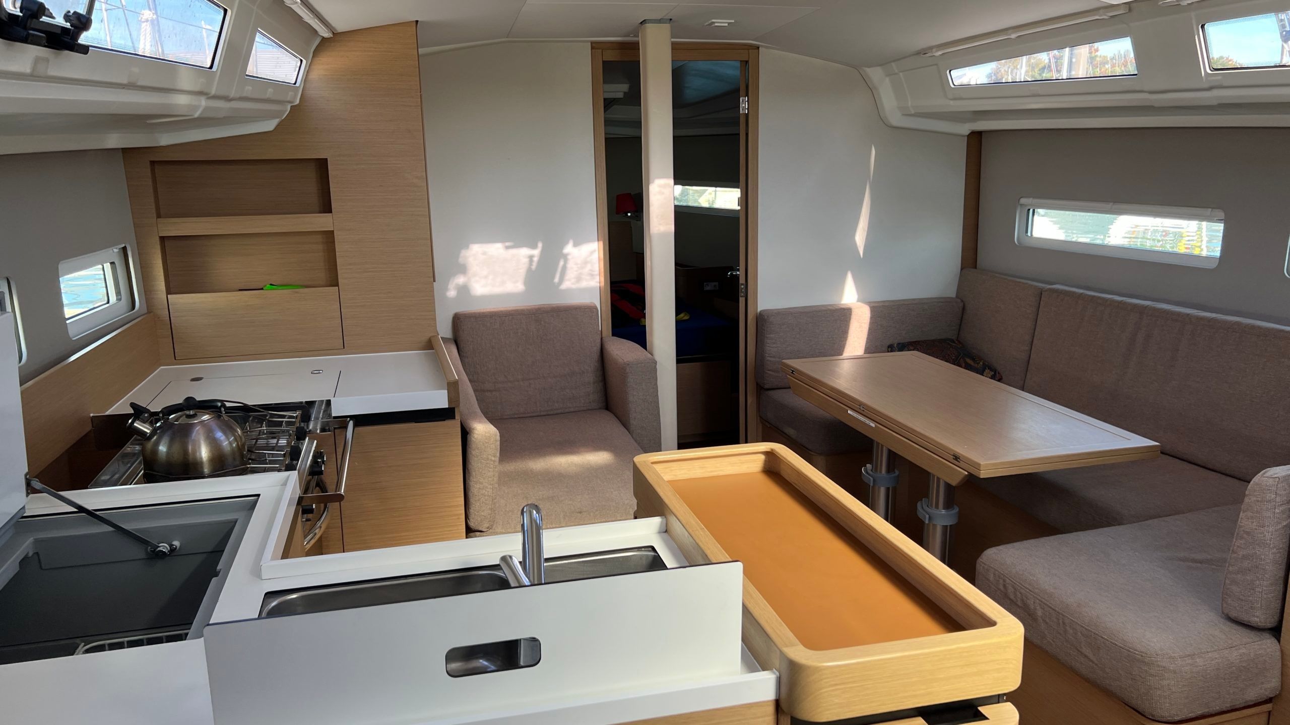 Jeanneau Sun Odyssey 410 | Tuatha de Artaios