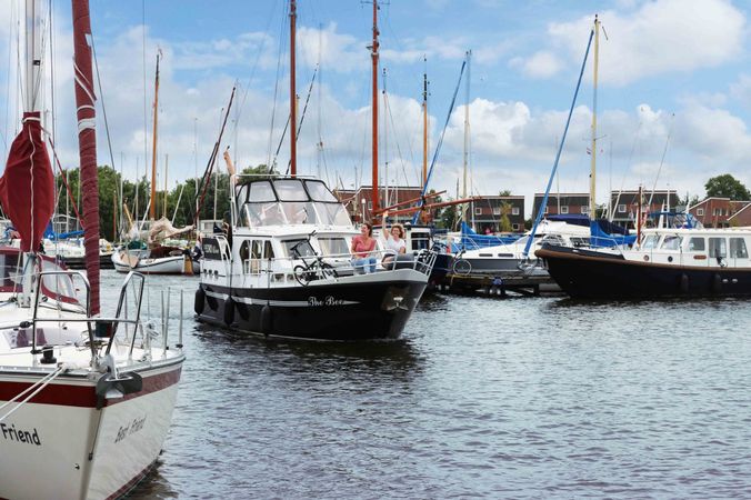 Pedro Skiron 35 | The Bee