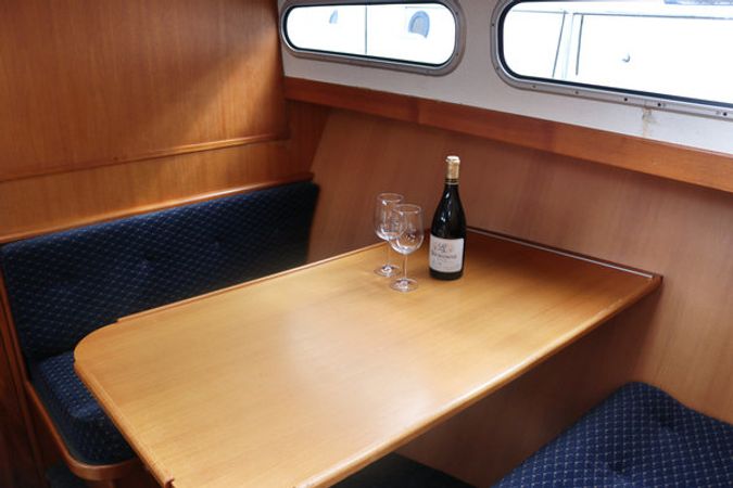 Pedro Skiron 35 | The Bee