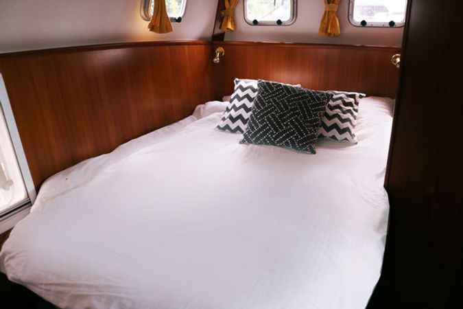 Pedro Skiron 35 | The Bee