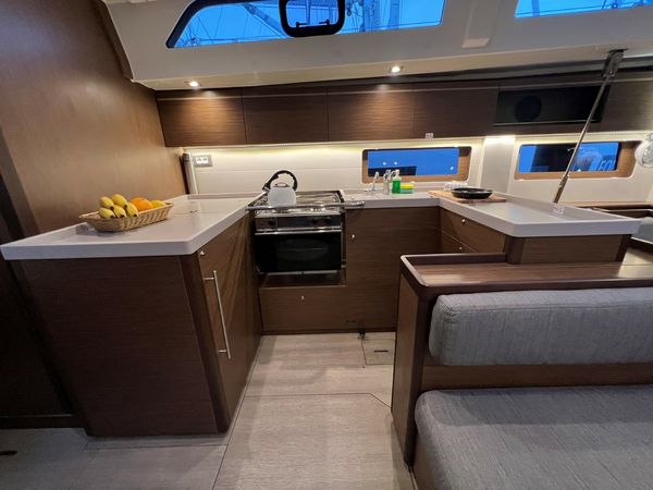 Beneteau Oceanis 51.1 | Panda 2