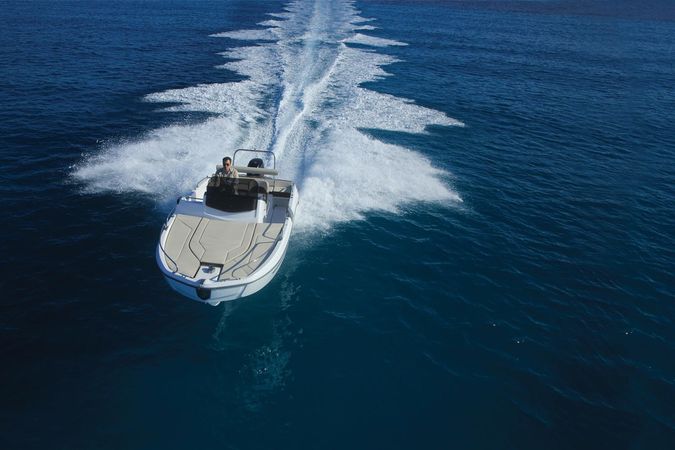 Beneteau Flyer 6.6 | Sundeck