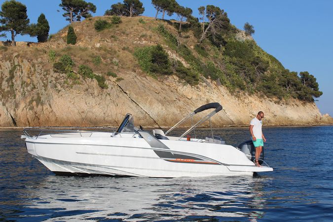 Beneteau Flyer 7.7 | Spacedeck