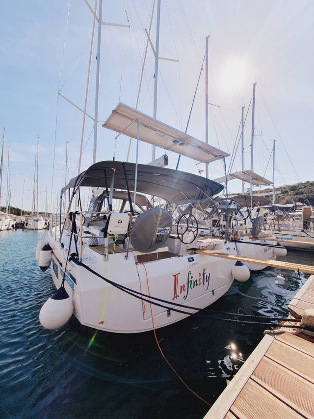 Bavaria C38 | Infinity