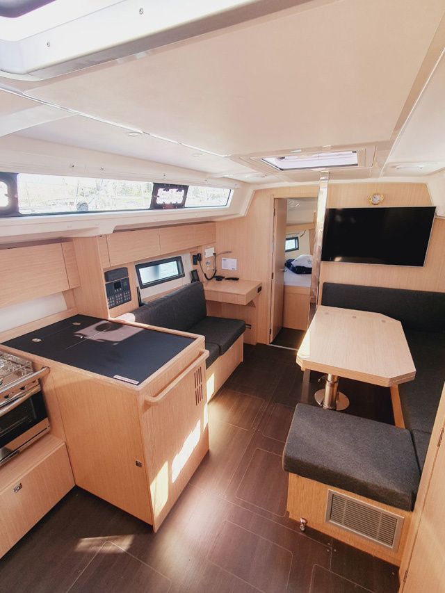 Bavaria C38 | Infinity