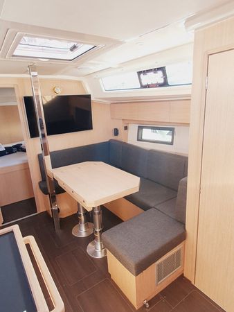 Bavaria C38 | Infinity