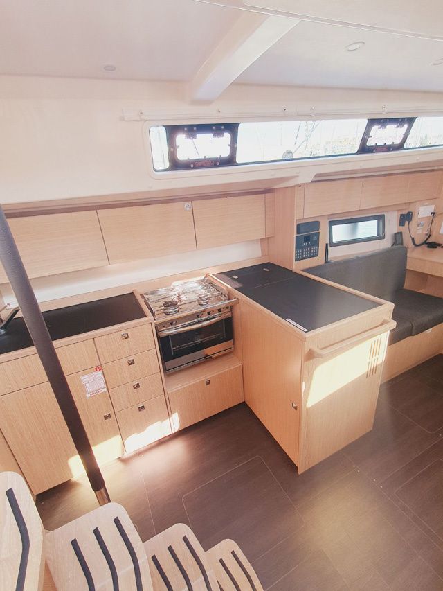 Bavaria C38 | Infinity