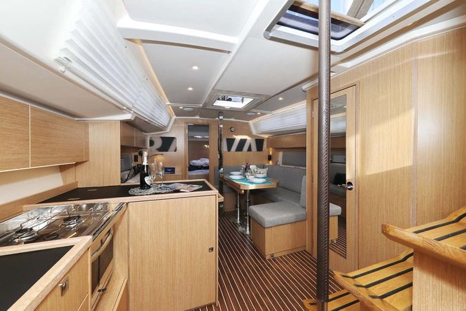 Bavaria C38 | Amore