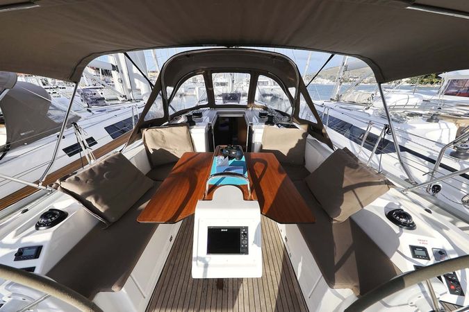 Bavaria C38 | Amore
