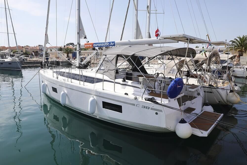 Bavaria C38 | Blue Note