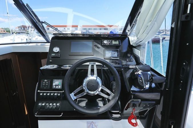 Jeanneau Merry Fisher 1095 | Fly Tana