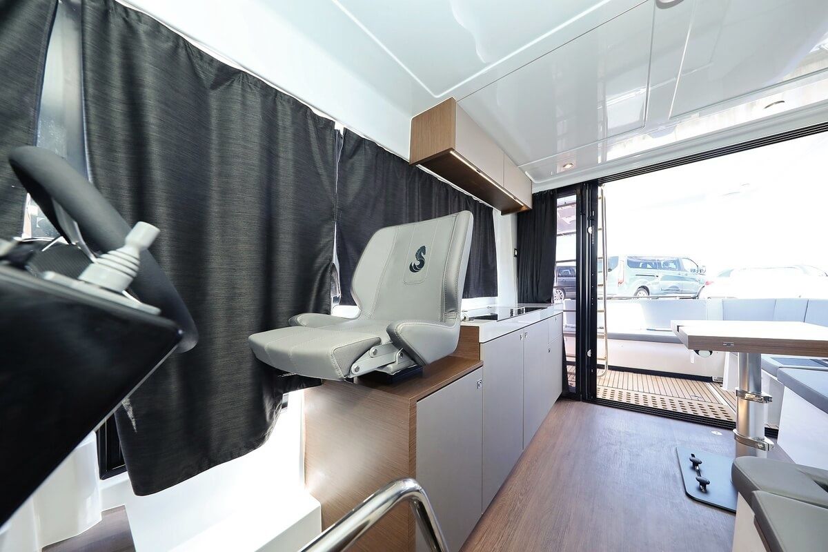 Beneteau Antares 11 Fly | Solis