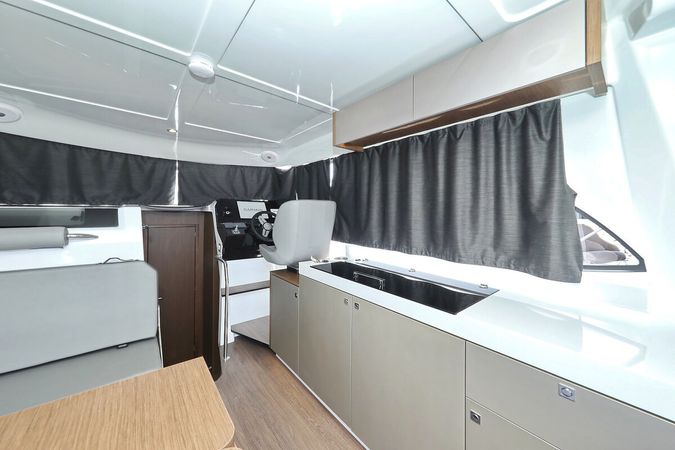 Beneteau Antares 11 Fly | Solis
