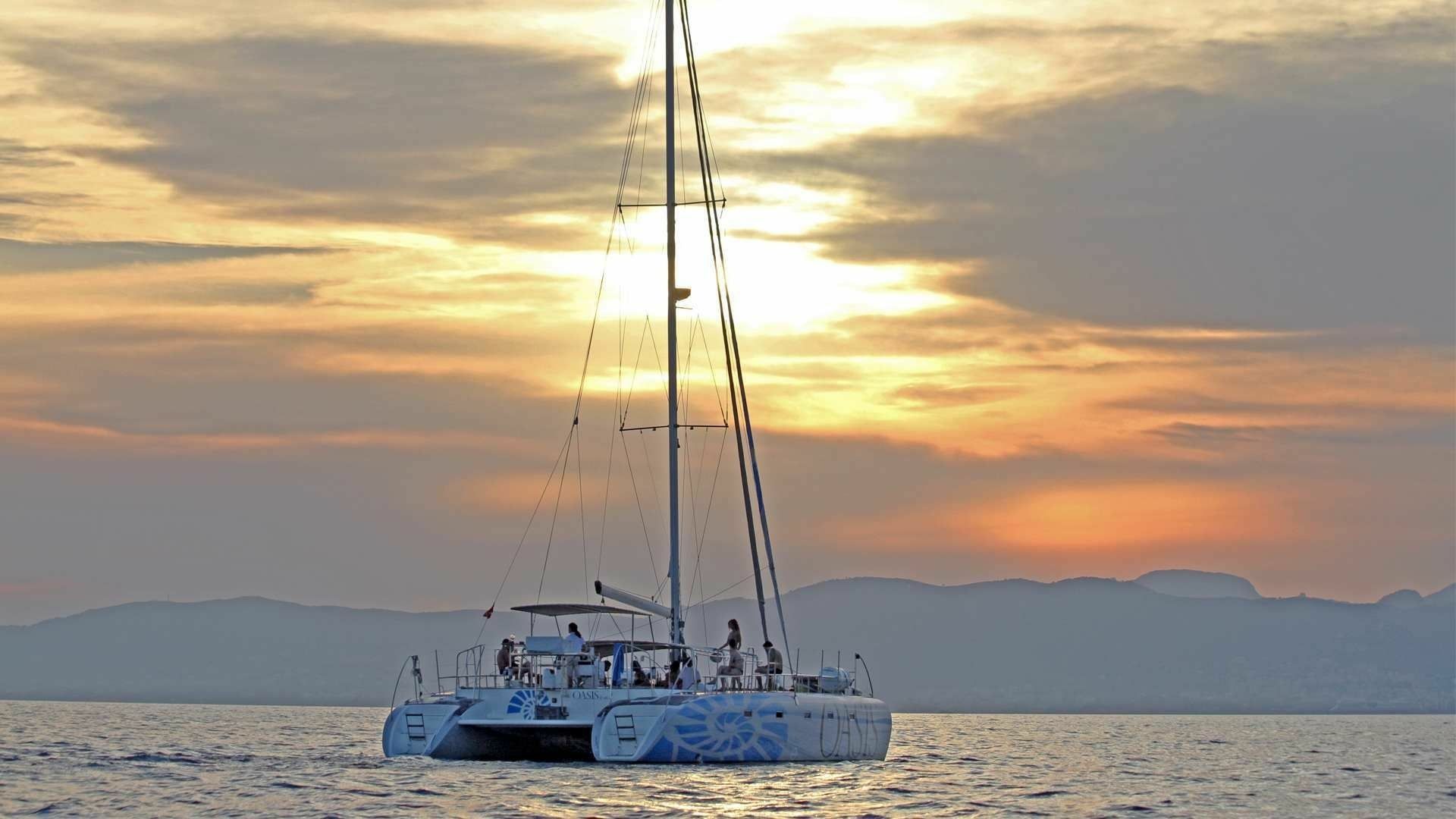 Custom Built 16 | Oasis