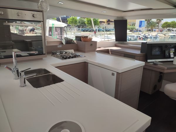 Fountaine Pajot Astrea 42 | La Mula