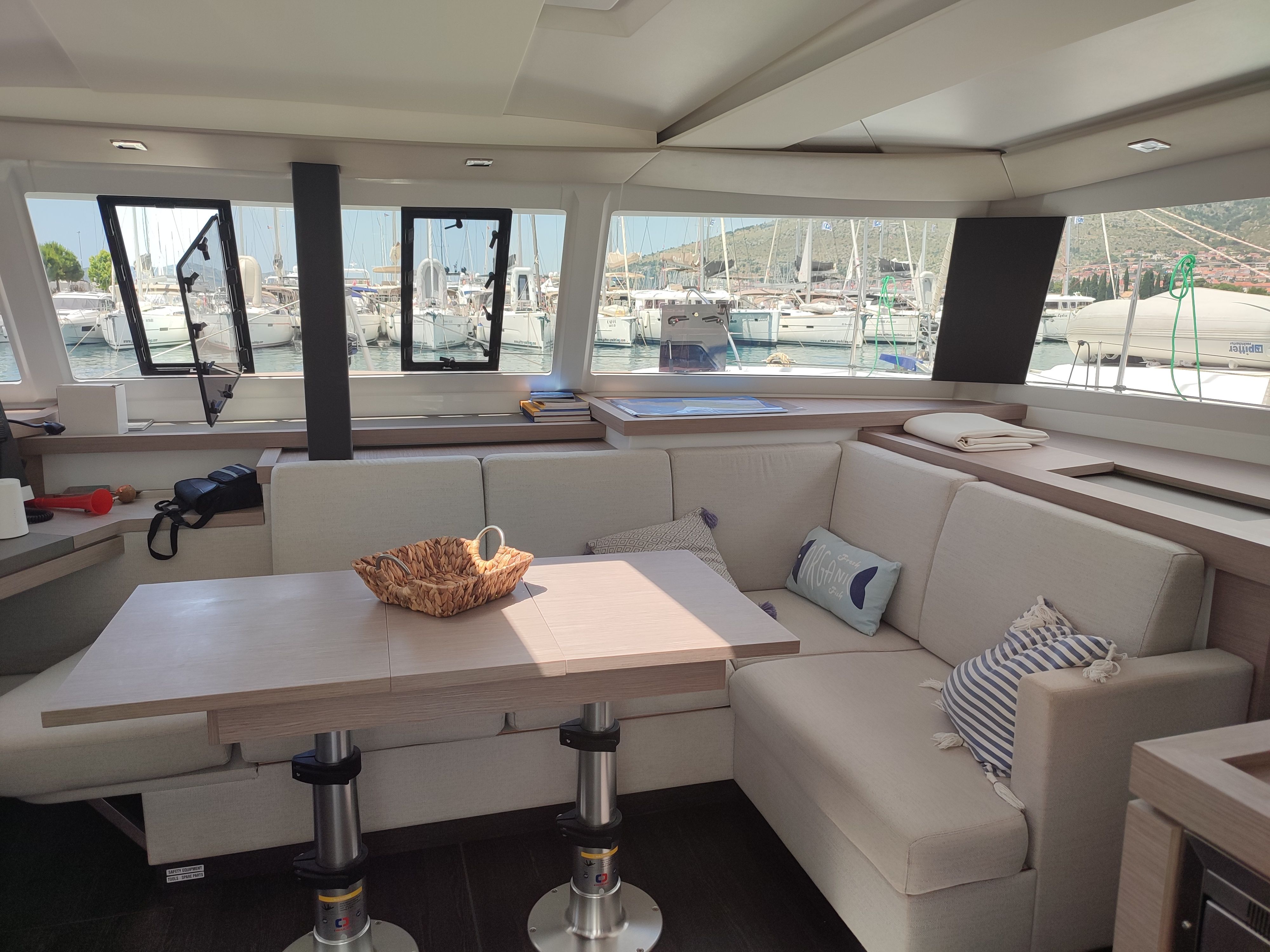 Fountaine Pajot Astrea 42 | La Mula