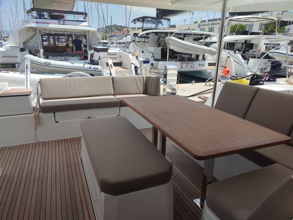 Fountaine Pajot Astrea 42 | La Mula