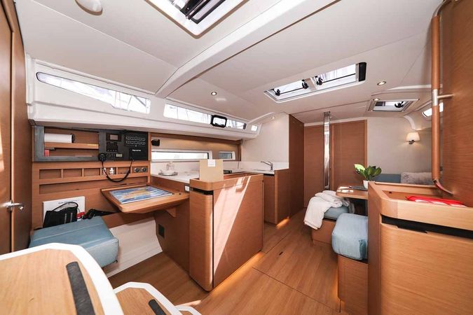 Jeanneau Sun Odyssey 440 | Follow Your Dream