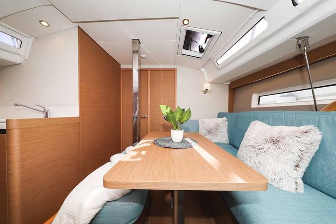 Jeanneau Sun Odyssey 440 | Follow Your Dream